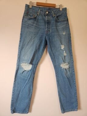 Levi's 501 Original Fit High Rise Jeans Med-Light Wash Distressed Size 29 EUC